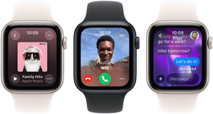 Drie Apple Watch SE 3-devices naast elkaar, eentje met de Apple Music-app, eentje met een binnenkomend telefoontje en eentje met een gesprek in iMessage